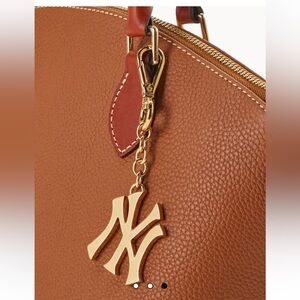 Dooney & Bourke MLB New York Yankees Pendant Key Chain